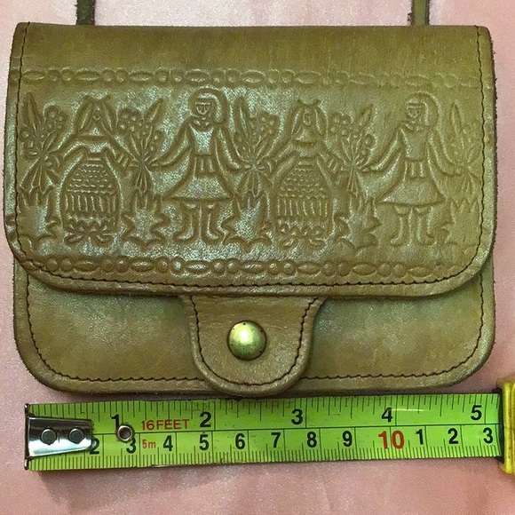 Brazilian🌟artisan made🍮tiny purse, long strap. Beautiful! - Picture 8 of 13